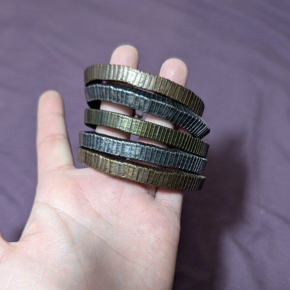 🌟3/$20🌟 - Vintage-Like Mixed Metals Cuff Bracelet - Picture 4 of 6